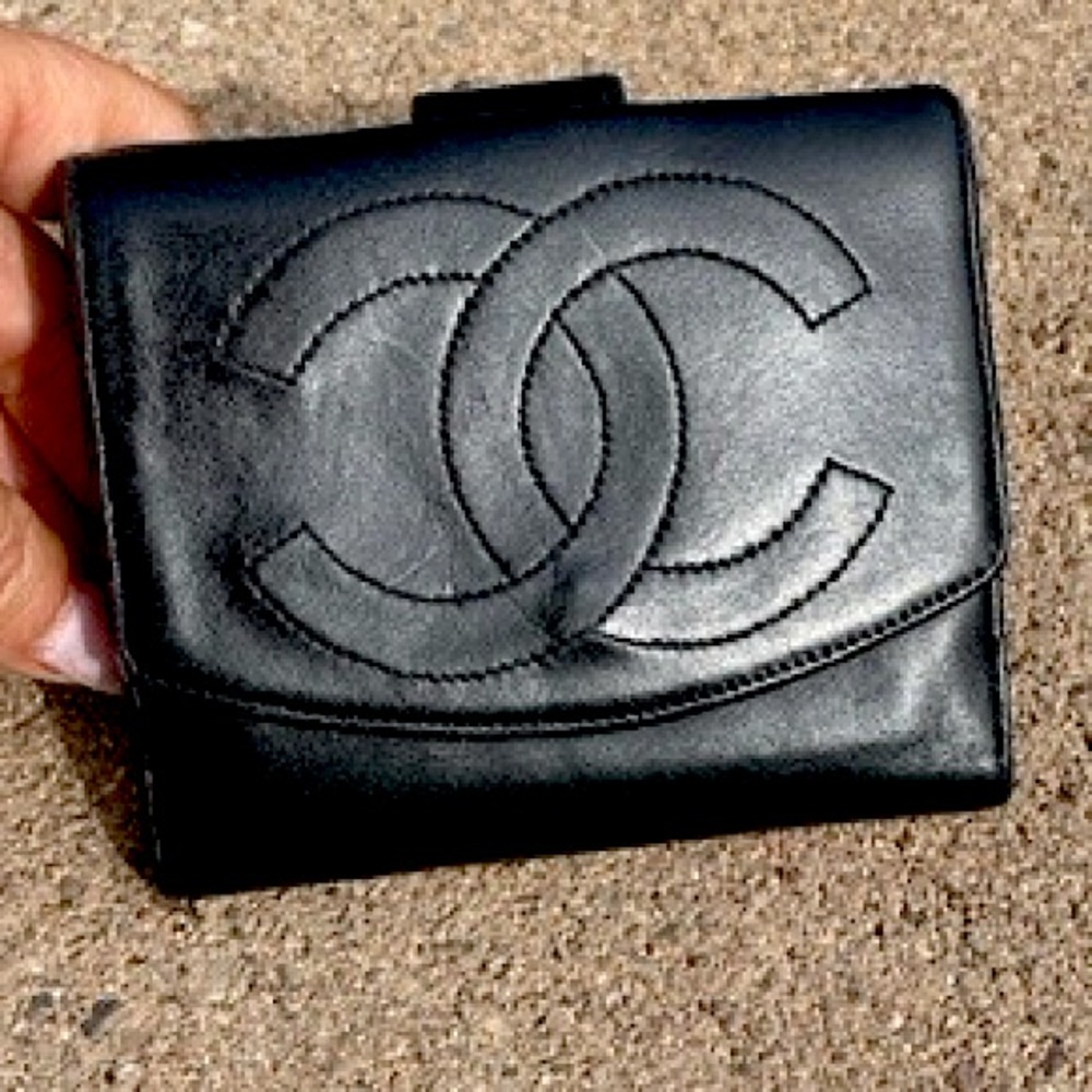 Authentic Chanel Lambskin vintage bifold wallet